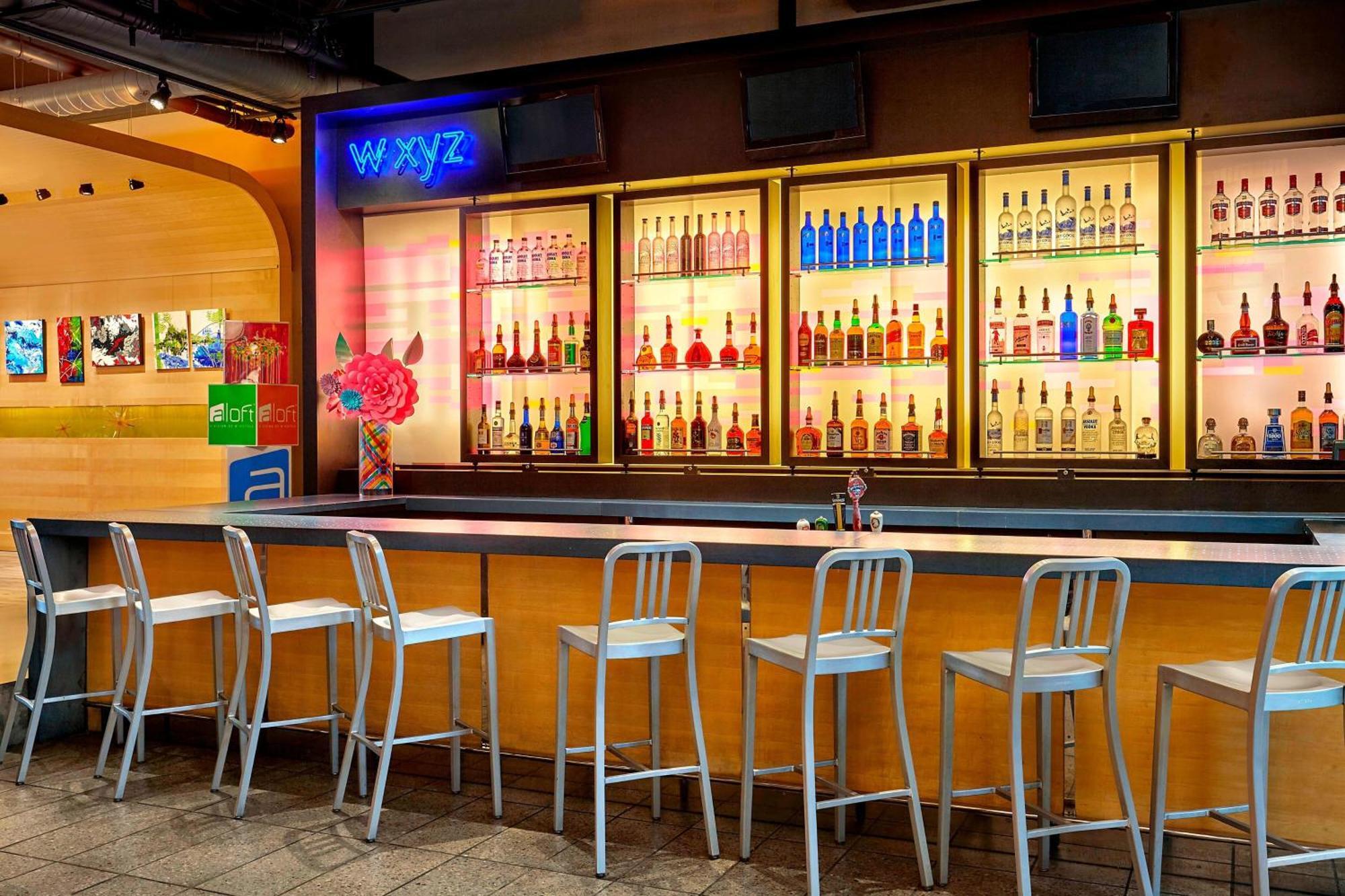 Hotel Aloft Montreal Airport Dorval Esterno foto