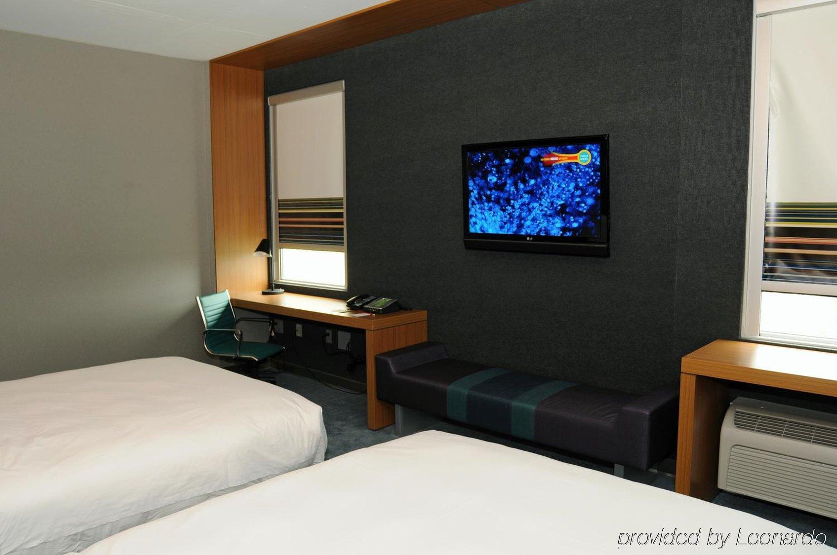 Hotel Aloft Montreal Airport Dorval Esterno foto